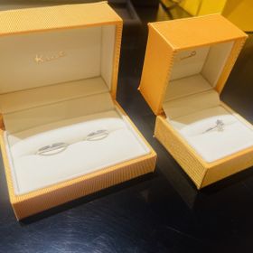 【ケイウノ ブライダル(K.UNO BRIDAL)の口コミ】 婚約指輪は、ダイヤモンドが大きかったためリングはシンプルなものに決め…