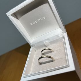 【ENUOVE(イノーヴェ)の口コミ】 ほかには中々ないツートンカラーのデザインで、良い意味でブライダル感が…
