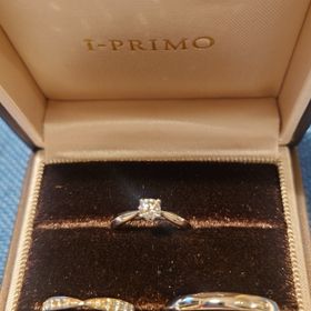 【アイプリモ(I-PRIMO)の口コミ】 結婚指輪はダイヤモンドがラインで入っているものと決めていました。
たく…