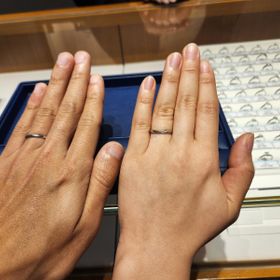 【銀座ダイヤモンドシライシの口コミ】 指輪のデザインはウェーブタイプのものを選びました。ほかにも色々なデザ…