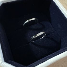 【4℃ BRIDAL(ヨンドシーブライダル)の口コミ】 デザインはシンプルで指輪の太さは太すぎず、細すぎないものを選び、普段…