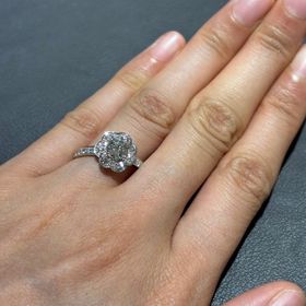 【俄(にわか)の口コミ】 こちらのブランドさんはたまたま婚約指輪の検討で立ち寄った店です。

結…