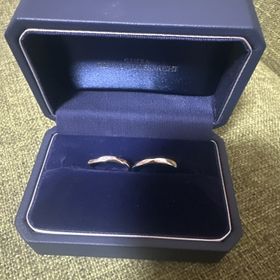 【銀座ダイヤモンドシライシの口コミ】 デザインがシンプルながらも洗練されていて、どんなシーンでも映えます。…