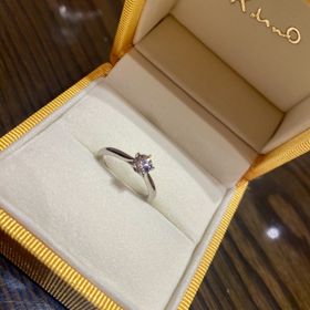 【ケイウノ ブライダル(K.UNO BRIDAL)の口コミ】 フルオーダーで作ってもらいました。元々彼の母の婚約指輪を譲り受けて、…