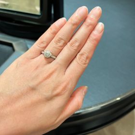 【ヴァン クリーフ＆アーペル(Van Cleef & Arpels)の口コミ】 ヴァンクリーフの定番ということで試着させていただきました。クラシカル…