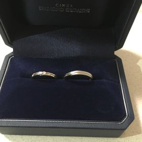 【銀座ダイヤモンドシライシの口コミ】 まず、デザインが素敵でした！
シンプルですが、女性の指輪にはダイヤが入…