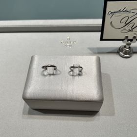 【GALA JEWELRY(ガラジュエリー)の口コミ】 ダイヤが7つ入ってるウェーブタイプのものにしました。男性用はウェーブの…
