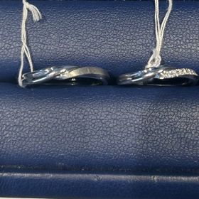 【銀座ダイヤモンドシライシの口コミ】 ウェーブラインの指輪を探していて、たくさん試着していく中で、こちらは…