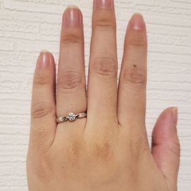 【ティファニー(Tiffany & Co.)の口コミ】 ティファニーの指輪は、シンプルながらも上品な輝きを放ち、どんなシーン…