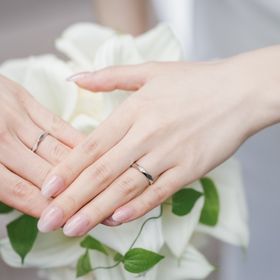 【ブシュロン(BOUCHERON)の口コミ】 お互いそれぞれ欲しい指輪を画像で保存していて、
夫妻でほぼ同じデザイン…
