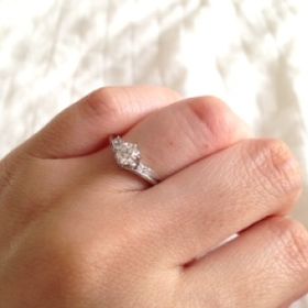 【アンジェリックフォセッテ(Angelique Fossette)の口コミ】 ティアラが好きで、ティアラにずっと憧れていました。そこで結婚の記念と…