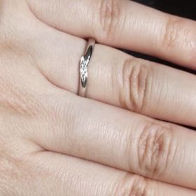 【アイプリモ(I-PRIMO)の口コミ】 こちらのクレメンティアというマリッジリングは、V字のラインがなだらかで…