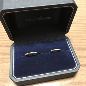 【銀座ダイヤモンドシライシの口コミ】 一見シンプルで細いのに、ダイヤも希望の数つけれてとても可愛く、指にも…