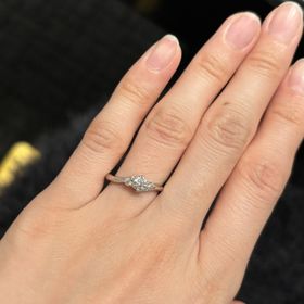 【エクセルコダイヤモンド(EXELCO DIAMOND)の口コミ】 とにかく、ダイヤモンドの輝きが素晴らしかったです。上から見た時に光を…