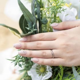 【nocur(ノクル)の口コミ】 緩やかなウェーブデザインとさりげないキラキラ感が綺麗でとても気に入っ…