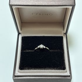 【アイプリモ(I-PRIMO)の口コミ】 ゆるいウェーブのデザインで、指が長く綺麗に見えたため、こちらのリング…