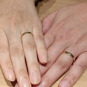 【NIESSING(ニーシング)の口コミ】 シンプルで上品なデザインが魅力の結婚指輪です。着け心地が良く、日常使…