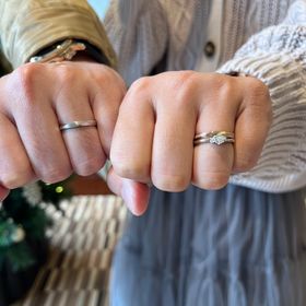 【Toi-lueur(トワル)】の口コミ 結婚指輪と合わせられるように捻りのあるものを選びました。ダイヤを支える...