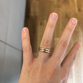 【mina.jewelry(ミナジュエリー)の口コミ】 インスタグラムで見て、自分の好みそうな色やデザインのものがたくさんあ…