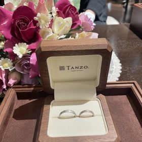 【TANZO.(鍛造指輪)の口コミ】 こちらのブランドオリジナルのアイスマット加工とコーラルカラーがとても…