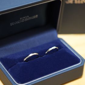 【銀座ダイヤモンドシライシの口コミ】 価格については他ブランドとも比較すると少し購入しやすい価格であると感…