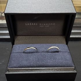 【ラザール ダイヤモンド(LAZARE DIAMOND)の口コミ】 ハーフエタニティに憧れがあったものの、自分の指にはストレートラインが…