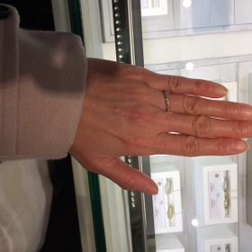 【JEWELRY  KAMATA(ジュエリーかまた)の口コミ】 ゴールドの指輪は手の色と馴染んで指がキレイに見えてステキだと思いまし…