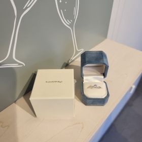 【BIJOUPIKO(ビジュピコ)の口コミ】 ダイヤモンドの輝きがとても綺麗に見えるのがいいと思思ったのと、サイズ…