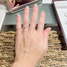 【杢目金屋(もくめがねや)の口コミ】 ネットや雑誌に出てきて、一目惚れし銀座まで試着しに行きました。
デザイ…