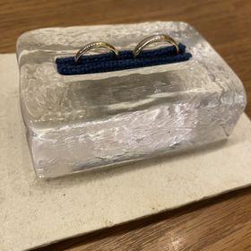 【mina.jewelry(ミナジュエリー)の口コミ】 最初はSNSの広告で拝見させていただき、それぞれ違う色のゴールドの繋ぎこ…