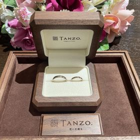 【TANZO.(鍛造指輪)の口コミ】 温かみがあり、他にないコーラルゴールドの色味と、鏡面仕上げでぷっくり…