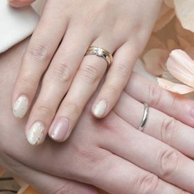 【ティファニー(Tiffany & Co.)の口コミ】 シンプルなデザインなので他のブランドのリングとの重ね付けにも合うと思…