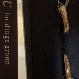 【4℃ BRIDAL(ヨンドシーブライダル)の口コミ】 ゴールドとプラチナが入っているペアの結婚指輪を探していて、女性側にだ…