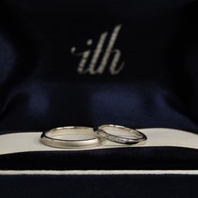 【ith(イズ)の口コミ】 幅やダイヤの数等、割と自由にカスタムすることができる。また、裏にバー…