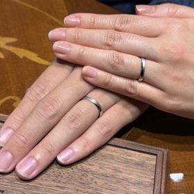 【TANZO.(鍛造指輪)の口コミ】 何十年と歳を重ねても、飽きのこないデザインで身に付けたくなる指輪だと…