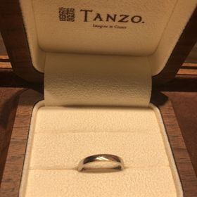 【TANZO.(鍛造指輪)の口コミ】 デザインとしてはシンプルだが、何かワンポイントが欲しいと思い、金面を…