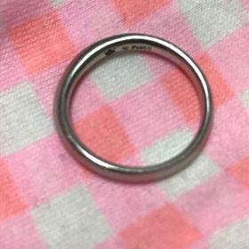 【Dolfani(ドルファーニ )の口コミ】 婚約指輪と結婚指輪のセットリングを指につけた時、とてもゴージャスで幸…