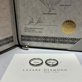 【ラザール ダイヤモンド(LAZARE DIAMOND)の口コミ】 シンプルで飽きのこないリングを選びました。指の関節が太いのがコンプレ…