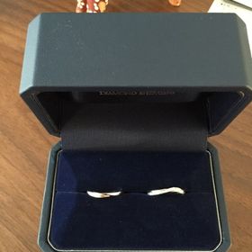 【銀座ダイヤモンドシライシの口コミ】 いくつかチョイスしてきてもらったもののなかで、可愛い感じの指輪と悩み…