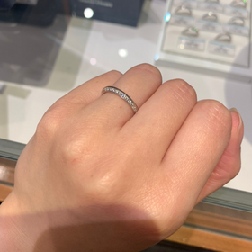【銀座ダイヤモンドシライシの口コミ】 ネットで下調べをしていて、2way使いができるタイプのリングを初めて知っ…