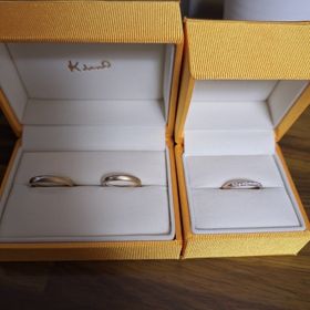 【ケイウノ ブライダル(K.UNO BRIDAL)の口コミ】 服装がシンプルなので、それに合う指輪があり、嬉しかったです。
婚約指輪…