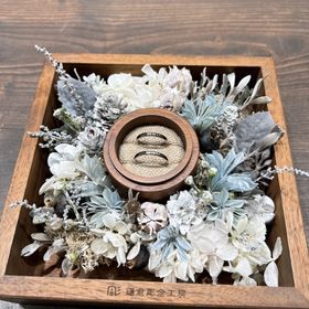 【鎌倉彫金工房の口コミ】 元々シルバーにしようとなっていましたが実際にサンプルを見させていただ…