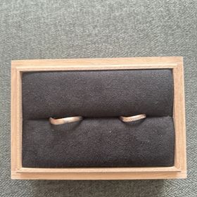 【出雲結(いずもゆい)の口コミ】 アシンメトリーなデザインに惹かれました。夫は飲食で働いていて私服もカ…