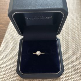 【銀座ダイヤモンドシライシの口コミ】 ダイヤモンドの大きさはそこまで大きくないものを選びましたが、組み合わ…
