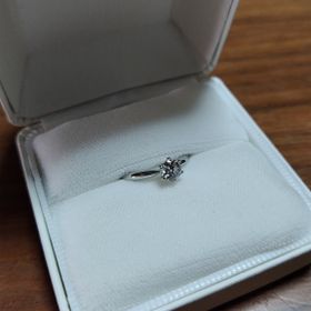 【KOUKI倉迫】の口コミ デザインもシンプルで、友人の結婚式や、記念日なので着けやすいものをえら...