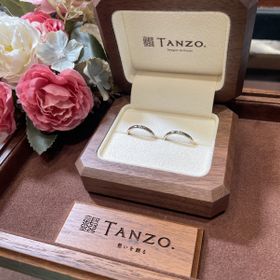 【TANZO.(鍛造指輪)の口コミ】 色味や形状細かいサイズ設定ができる点が非常に良いと思いました。付け心…
