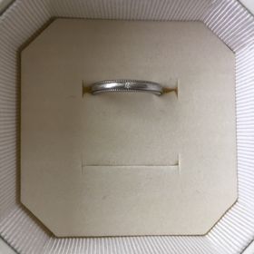 【4℃ BRIDAL(ヨンドシーブライダル)の口コミ】 デザインはミルグレインと決めており、サイズ直しができるものが良かった…