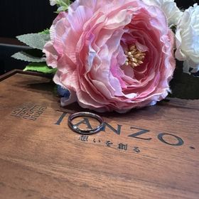 【TANZO.(鍛造指輪)の口コミ】 指輪デザインを自分の想像通りにできた。スターダスト加工がすごく魅力的…