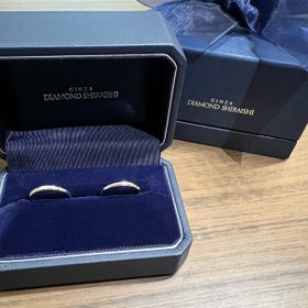 【銀座ダイヤモンドシライシの口コミ】 ダイヤ3粒だけどカットの仕方でとても綺麗にみえる。シンプルで普段使いに…