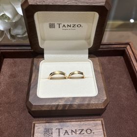 【TANZO.(鍛造指輪)の口コミ】 プラチナには憧れてましたが、持っているアクセサリーや、肌の色にあまり…